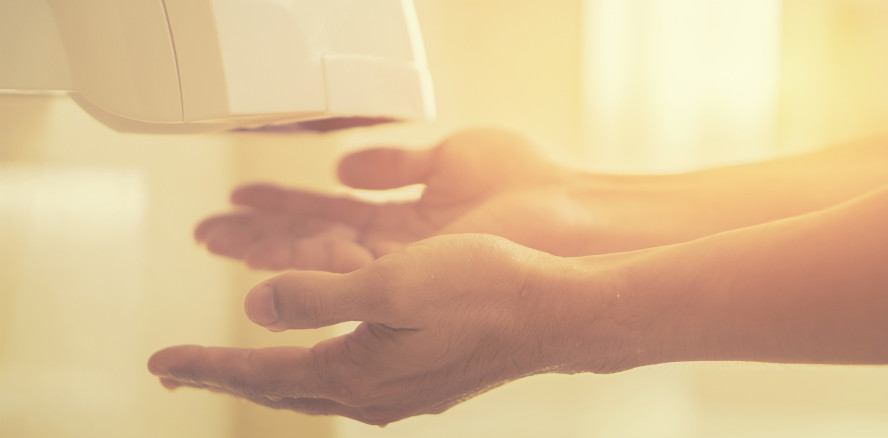 Studie: Wie Händetrockner Keime verteilen