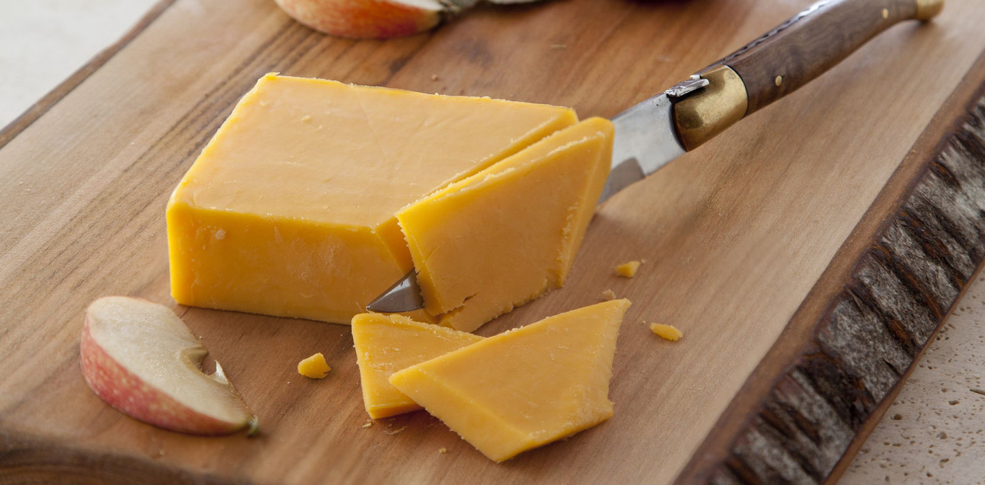Speichel neutralisiert Säure: Darum ist Cheddar gut für die Zähne