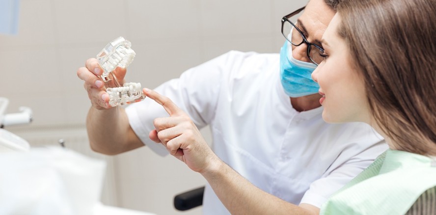 Keramik-ummanteltes Zahnimplantat vorgestellt