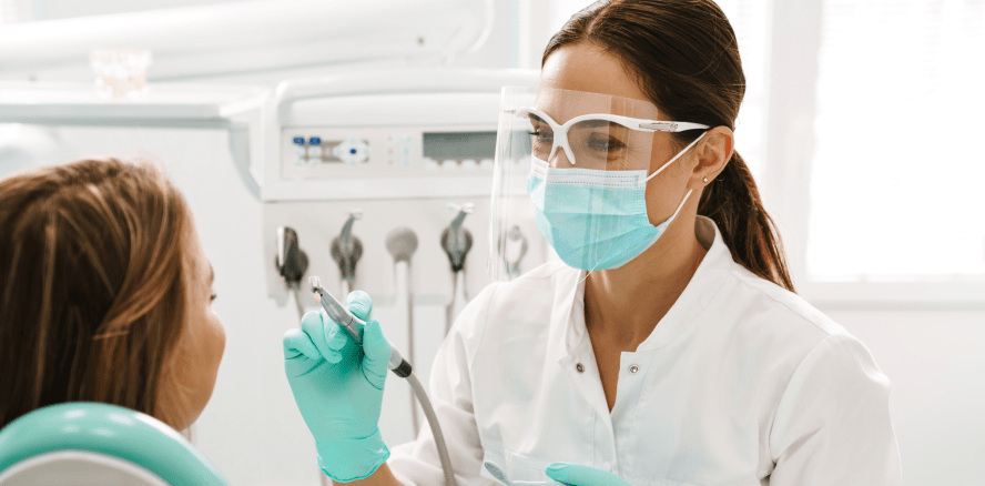 Kontaminierte Schutzausrüstung – Mund-Nasen-Schutz im Fokus