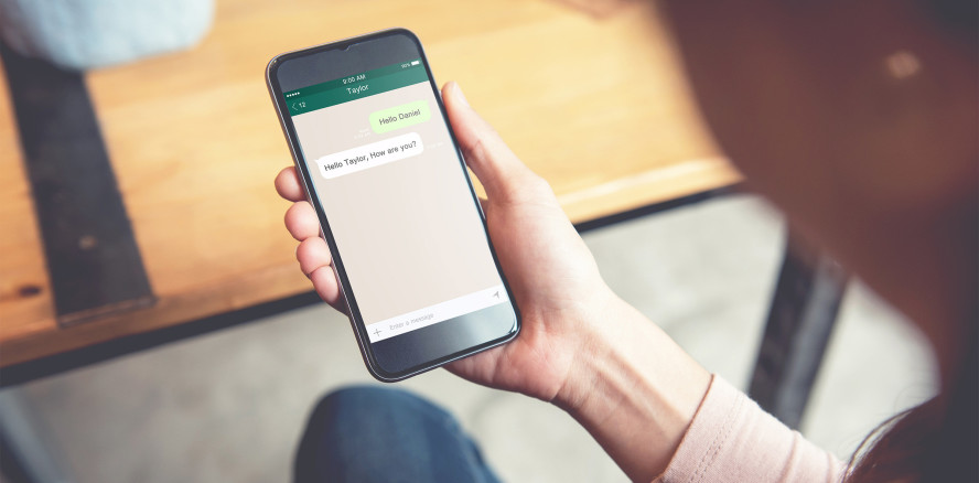 Krankschreibung per WhatsApp stößt auf Kritik