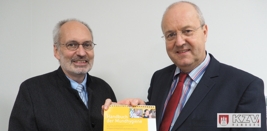 KZV Hamburg: Bessere Mundhygiene bei Pflegebedürftigen