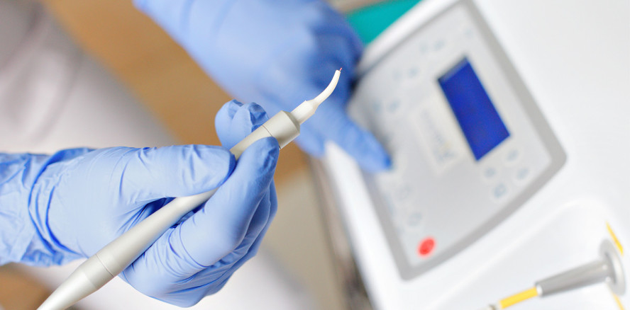 Implantologie und Dentallaser: Endlich der Durchbruch?