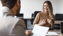 Lügen: Was im Job-Interview verdächtig wirkt – und was nicht
