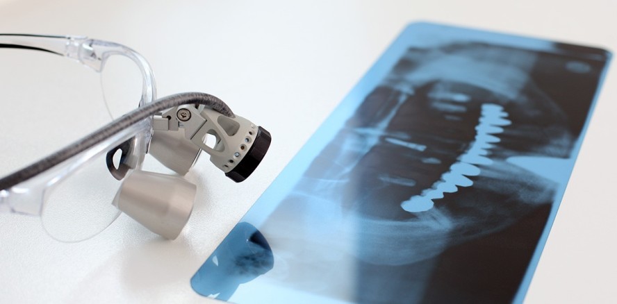 Den Durchblick behalten: Vergleichsportal für Lupenbrillen