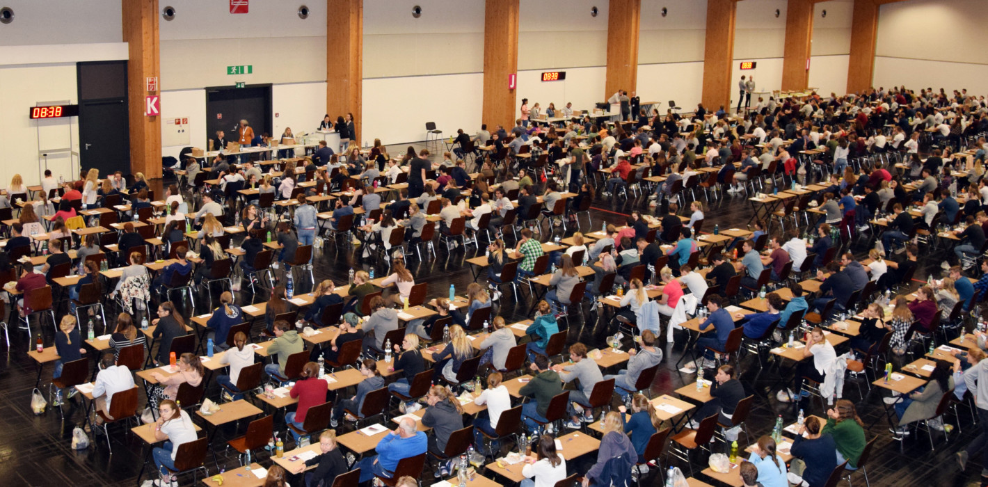 12.552 stellen sich Aufnahmetests für Zahn- und Humanmedizin