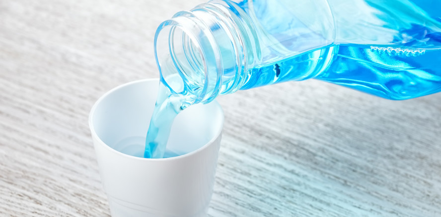 Zahnschmelzregeneration bald mithilfe von Mundwasser?