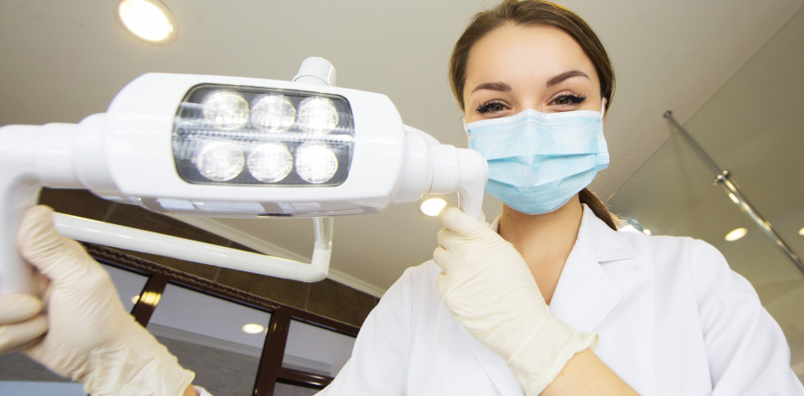 Bohren, Füllen & Co.: Bald Aufgabe der ZFA?