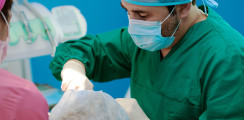 Mediziner entfernen 526 Zähne aus Mund eines Siebenjährigen