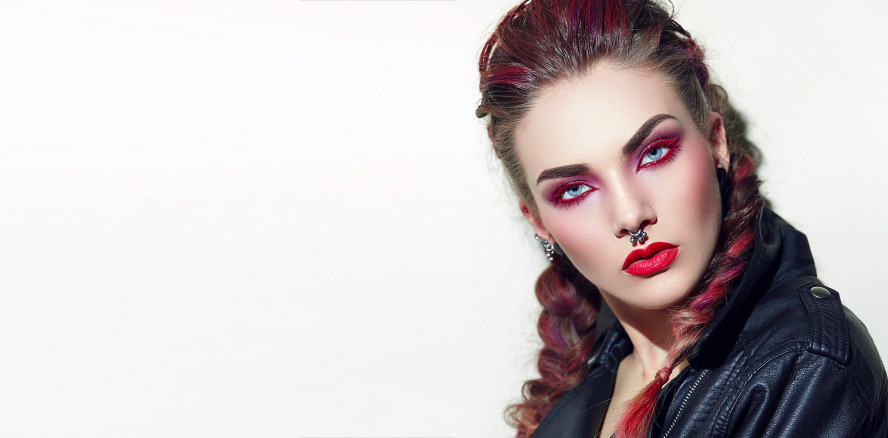 Darf der Chef Tätowierungen und Piercings verbieten?