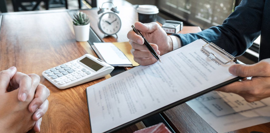 Kritik an sozial­versicherungs­rechtlicher Berufshaftpflicht­versicherung