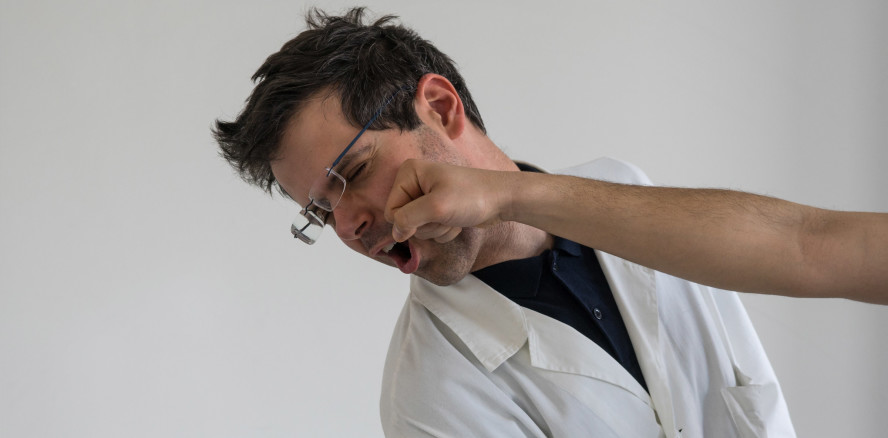 Gewalt: Zahnärzte fordern besseren Schutz für das Praxisteam