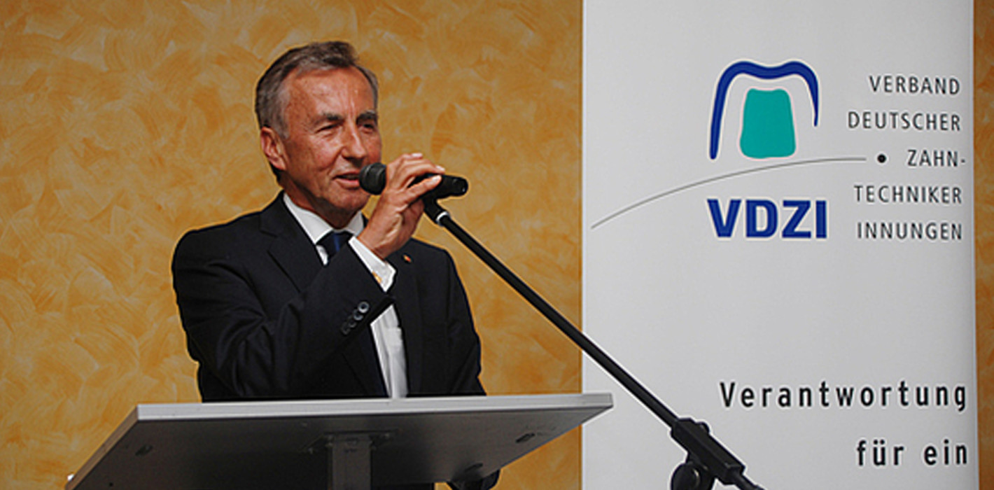 VDZI-Ehrenpräsident Lutz Wolf im Alter von 77 Jahren verstorben