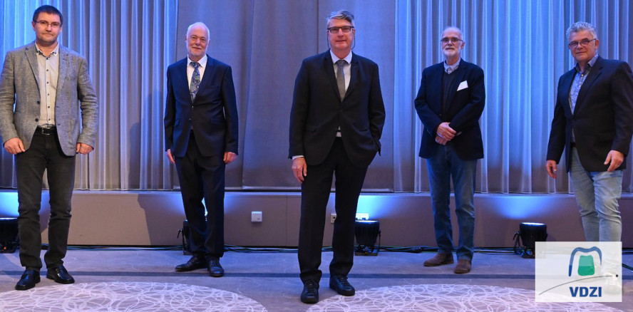 Dominik Kruchen als VDZI-Präsident wiedergewählt