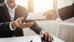 Studie: Es braucht neue Modelle zur Hono­rierung der Arbeits­leistung