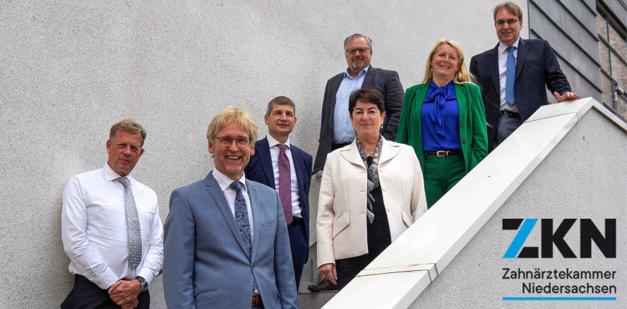 Henner Bunke zum Präsidenten der ZKN wiedergewählt