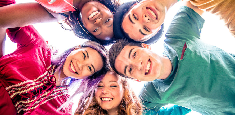 Pubertät: Übermütiger Lebensstil gefährdet die Zahngesundheit