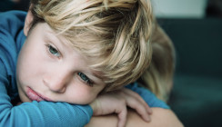 Studie: Kinder mit niedrigem Sozialstatus häufiger einsam