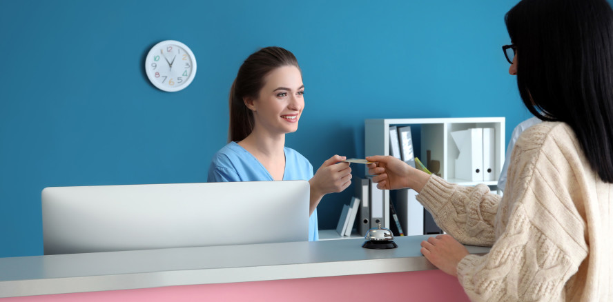 Studie zeigt: Fachärzte bevorzugen Privatpatienten