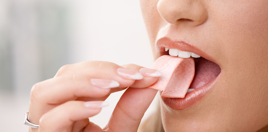 Periimplantitis: Kaugummi als Testsystem für Bakterien entwickelt