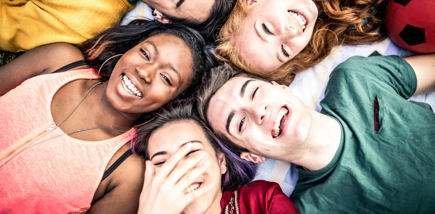 Tag der Zahngesundheit: Mundhygiene-Tipps für junge Menschen