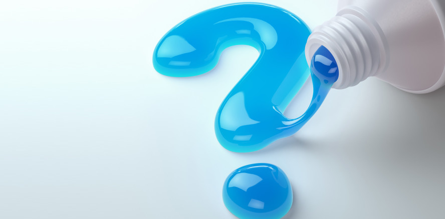 Zinnfluorid vs. Triclosan – Was schützt den Zahnschmelz besser?