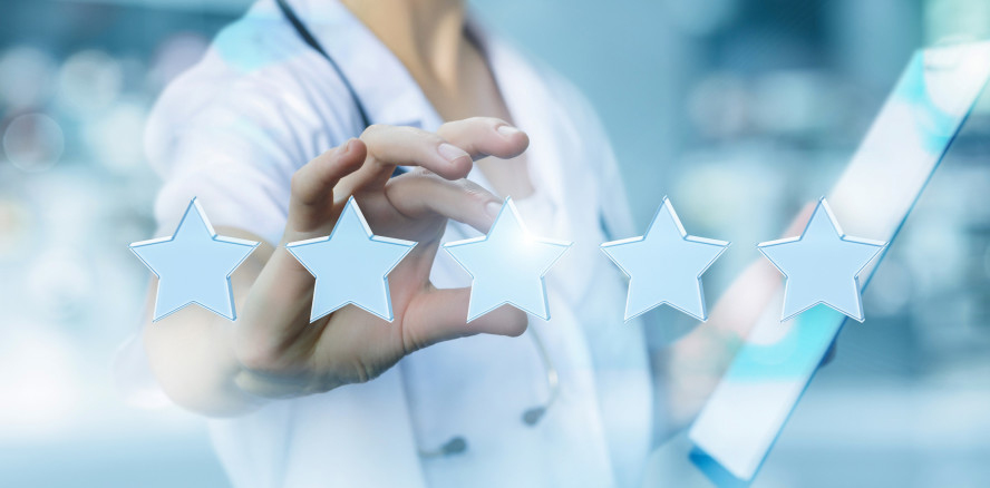 Zahnarzt gegen Bewertungsportal – Urteil im Prozess erwartet