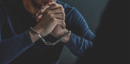 Zahnarzt wegen K&ouml;rperverletzung zu Haft auf Bew&auml;hrung verurteilt