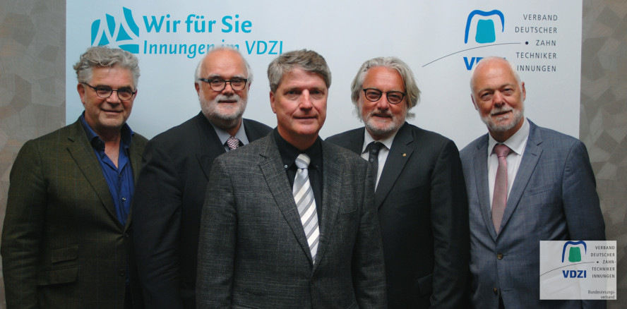 Dominik Kruchen einstimmig zum Präsidenten des VDZI gewählt