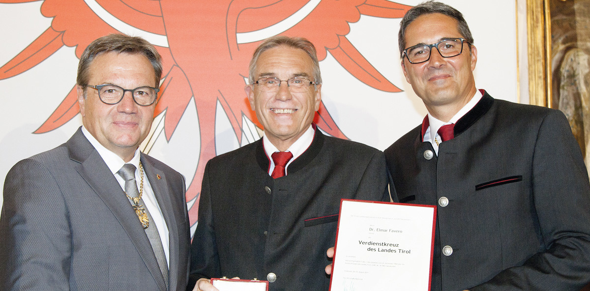 Verdienstkreuz des Landes Tirol für DDr. Elmar Favero