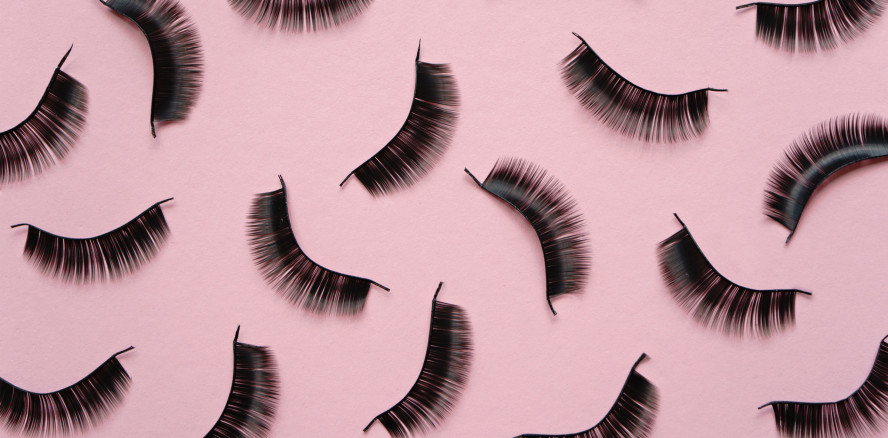 Trick 17 bei Zahnunfall: Australierin verwendet Wimpernkleber