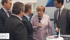 Bundeskanzlerin Angela Merkel zu Besuch bei W&H-Handelspartner