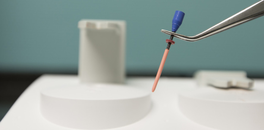 Einsatz von Nanodiamanten bei der Wurzelkanalbehandlung