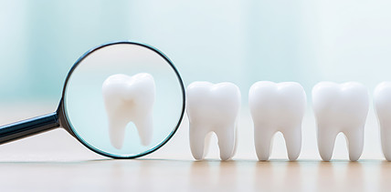 Rätselhafter Fund in Hessen: 35 menschliche Zähne auf Gehweg