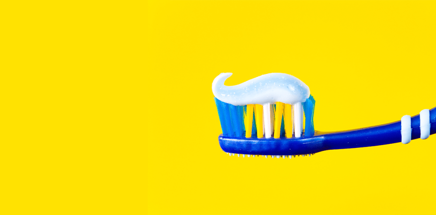 Billig putzt am besten: ÖKO-TEST prüft 37 Zahncremes