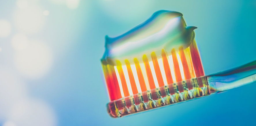 Zahnpasta als Viruskiller: Betrüger missbraucht Corona-Angst