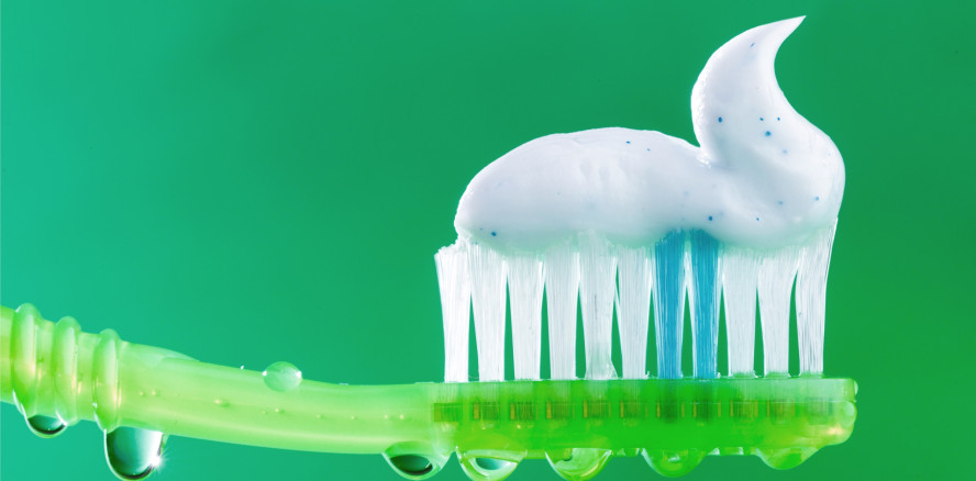 Zahnpasta-Test: Weißere Zähne gibts auch mit Universalcremes