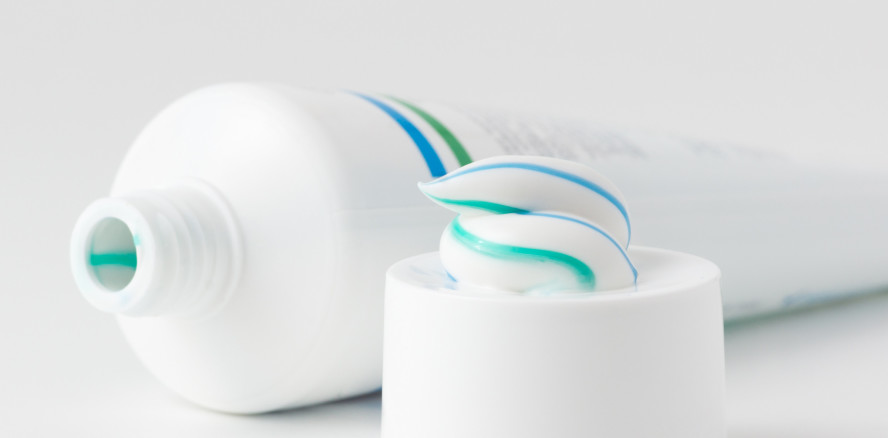 Zahnpasta: Sehr gute Kariesprophylaxe ab 0,54 Euro