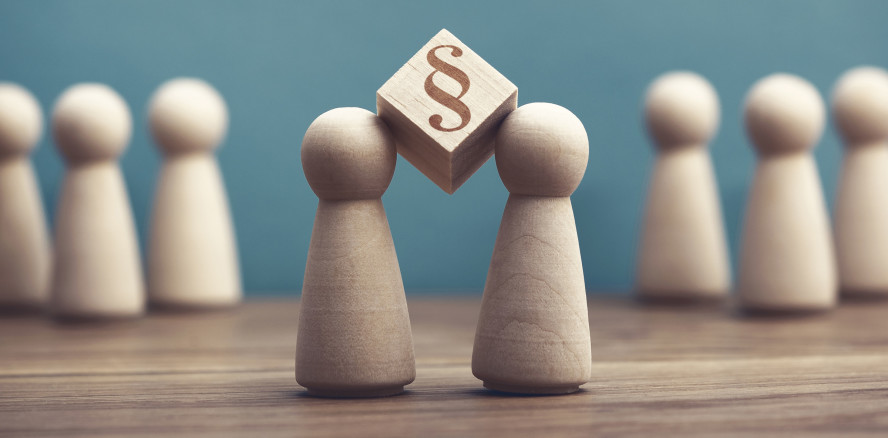 Zoff im Gericht: Zahnärztin und Mitangeklagte uneinig