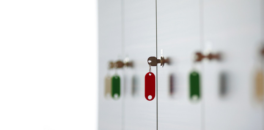 Aufnahmen im Umkleideraum: Zahnarzt will Zulassung behalten