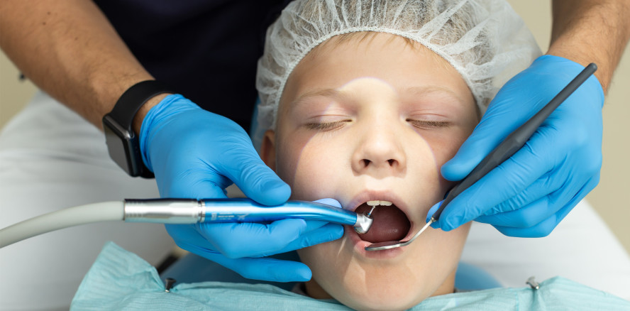 Vollnarkose bei Kindern in der Zahnarztpraxis gängig