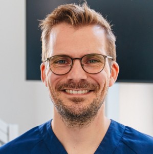 authorImage