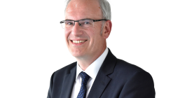 Dr. Georg Bach