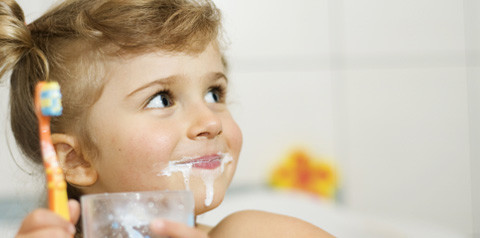 Kinderzahnpasta: Wie viel Fluorid sollte es sein?