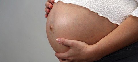 Bessere Mundhygiene könnte Komplikationen in der Schwangerschaft reduzieren und Neugeborenen helfen