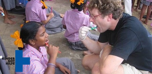 Zahnärzte für Indien: Einsatz für Kinder statt Urlaub