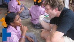 Zahnärzte für Indien: Einsatz für Kinder statt Urlaub