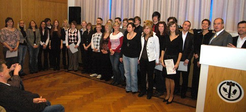 Zahntechniker-Innung Bremen sprach 27 Auszubildende frei