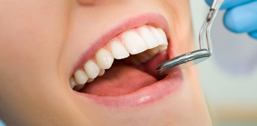 Weniger Komplikationen bei Implantaten, wenn das Zahnfleisch vorbehandelt wird