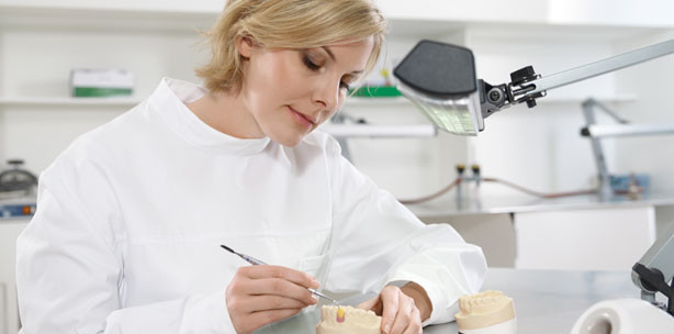 Straumann lanciert sein neues Fortbildungsprogramm